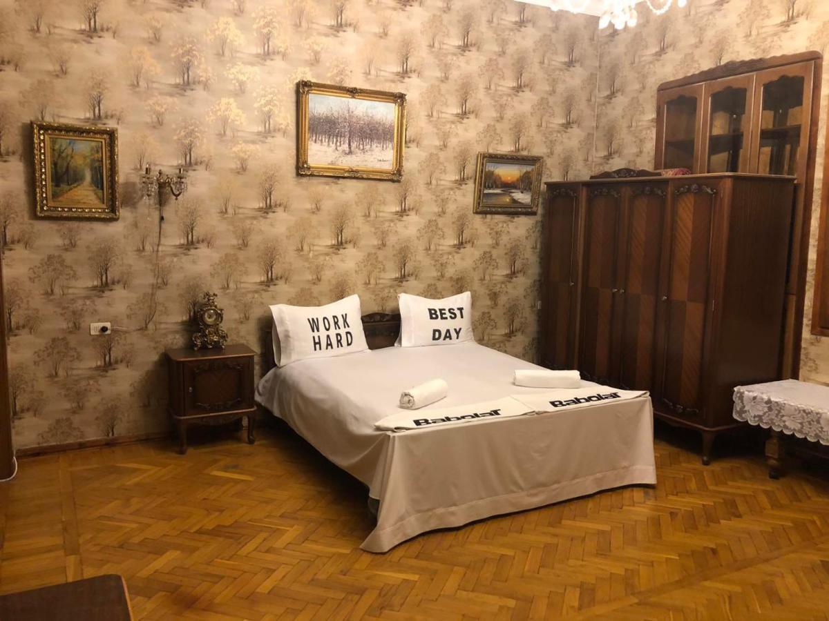 Apartamento Квартира В Самом Центре Еревана Exterior foto