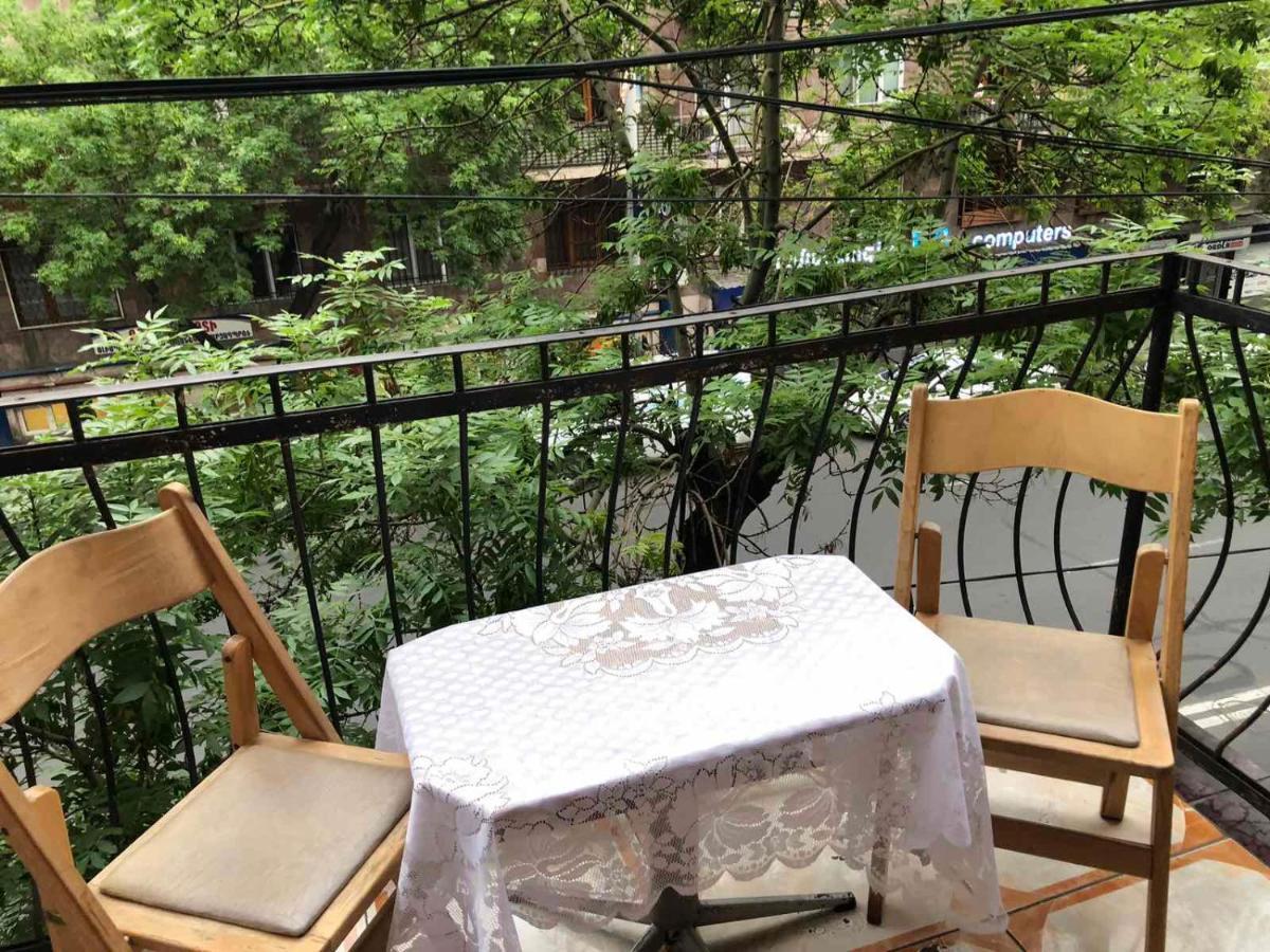 Apartamento Квартира В Самом Центре Еревана Exterior foto